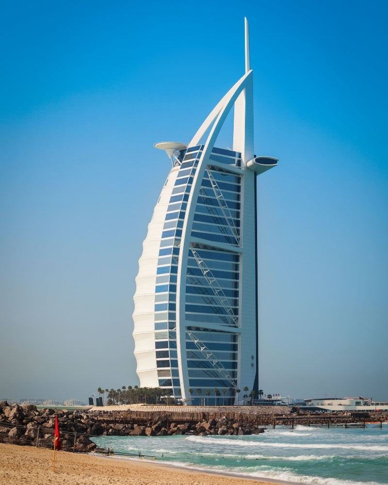 dubai_split_img_wht_1.jpg