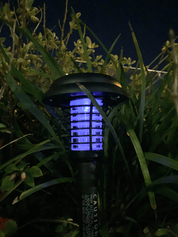 Lampe solaire avec fonction anti-insectes - 2-en-1