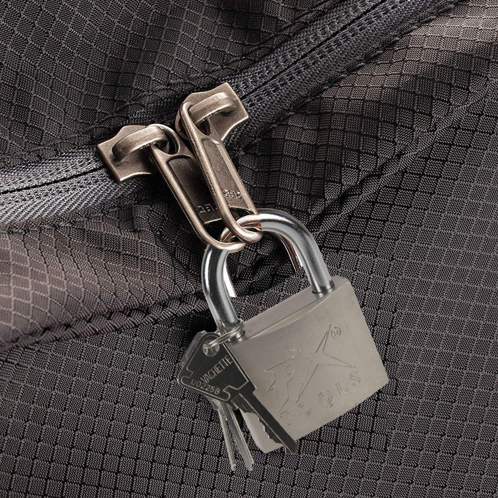 Eco lifestyle - ecolifestyle.shop This lock can be used for your luggage, suitcase, totes, backpacks, locker, cabinets, fridges, and more. Suggested uses storage units, utility boxes, trailer locks and hitches, gates, and any other outdoor security. The lock body is solid. Comes with 3 x Keys. Size: 3.8cm. Material: Stainless Steel. C22215270 - 8711295253362 black friday